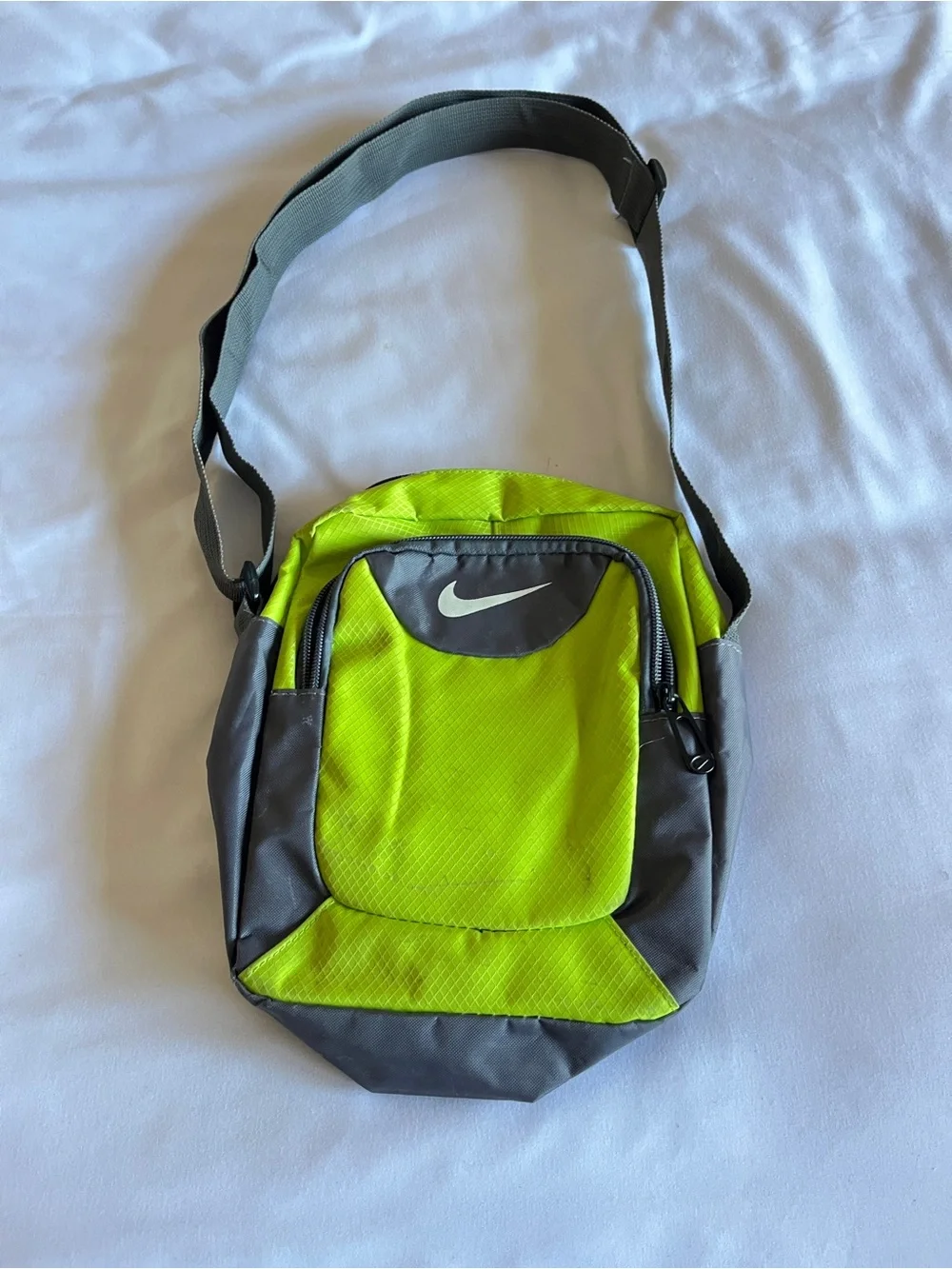 Nike Crossbody Messenger Shoulder Bag Neon Lime Green Grey Nylon 80s Vintage